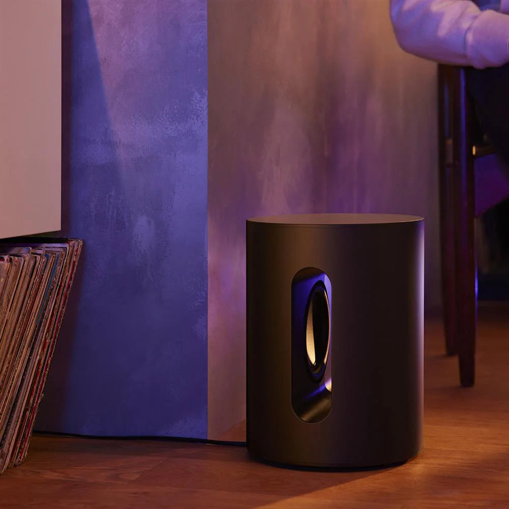 Subwoofer Mini Sonos ofrece graves intensos y nítidos.