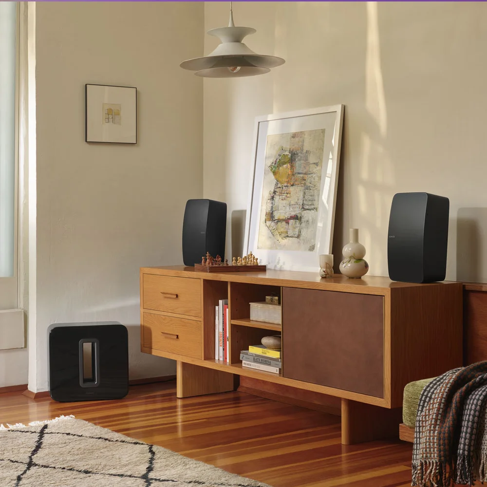 Subwoofer Sonos G3 es el complemento perfecto para tu sistema de sonido, ofreciendo bajos profundos y una respuesta de audio impecable