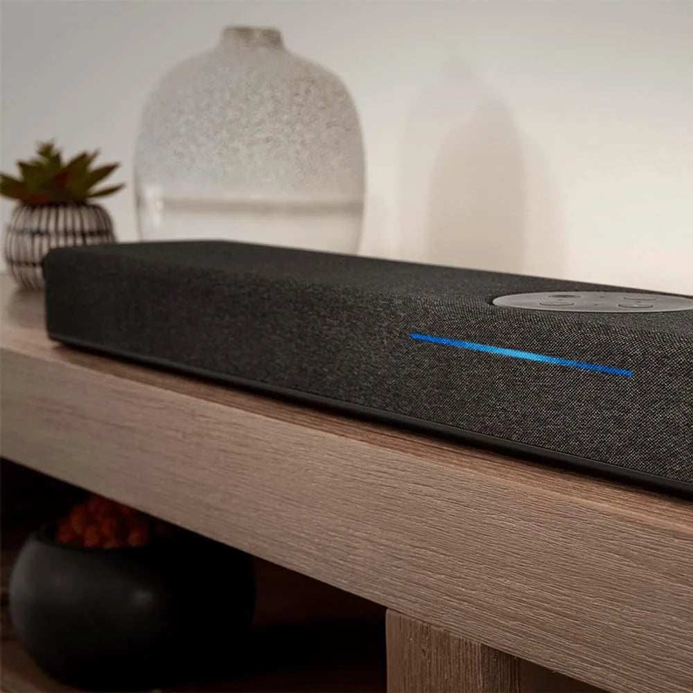 barra de sonido Polk Audio React está diseñada para ofrecer un audio envolvente de alta calidad, esta barra cuenta con soporte para Dolby y DTS Virtual, además de Amazon Alexa incorporado para control por voz y automatización del hogar